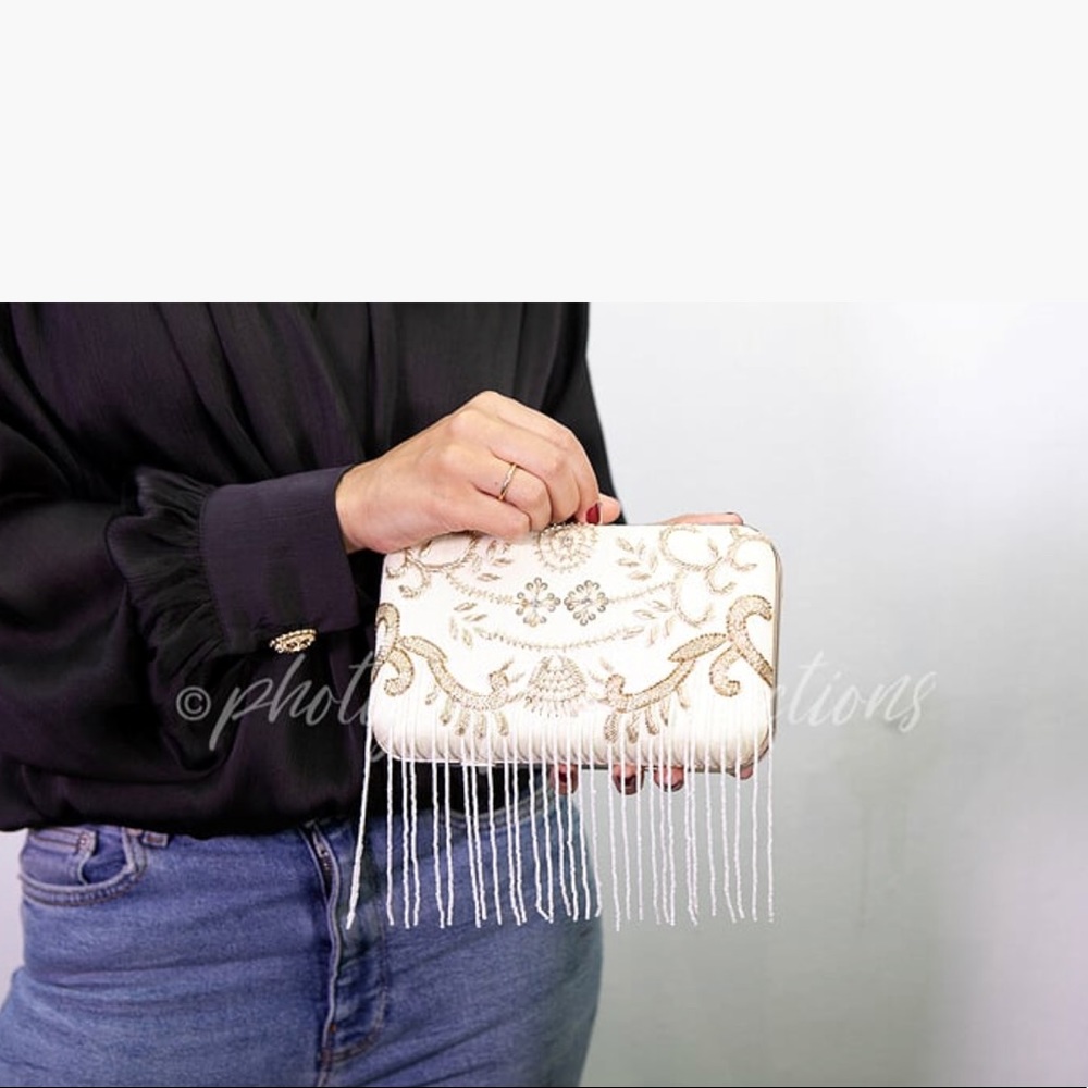 Opal clutch